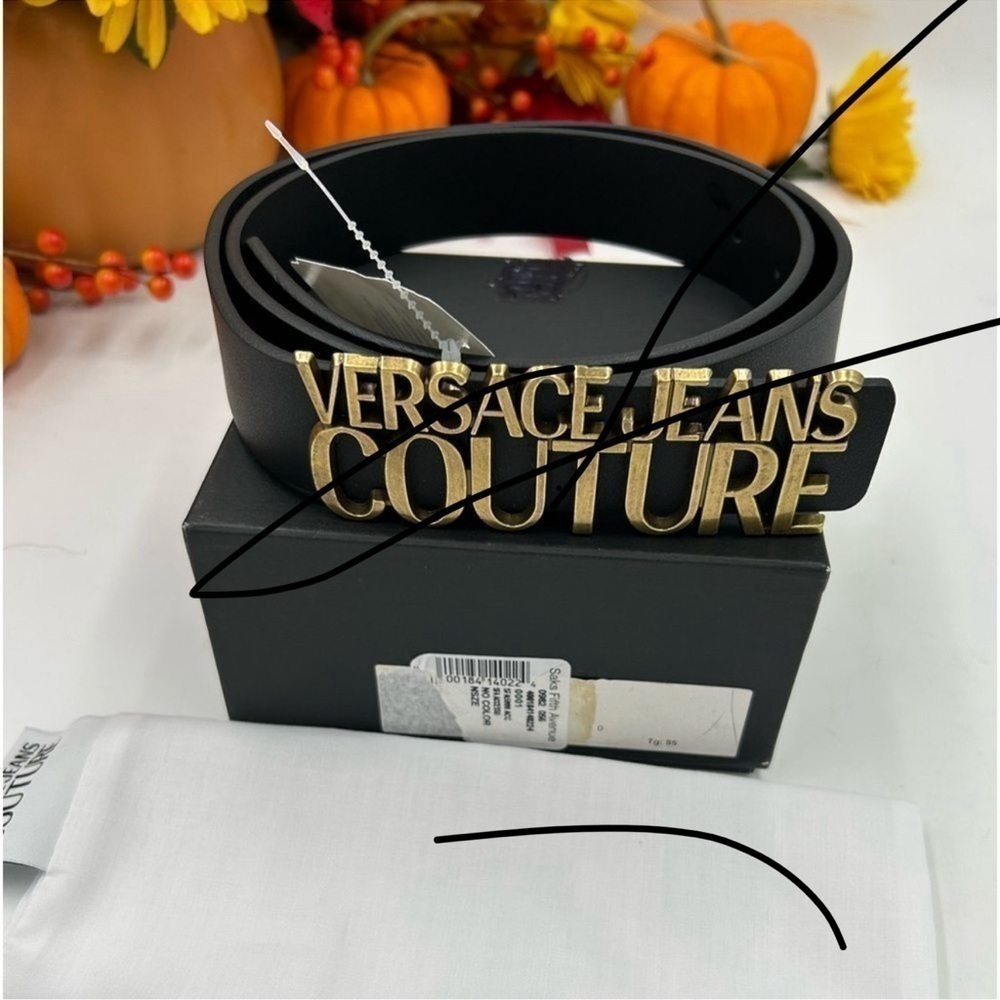 Women’s Versace jeans couture belt. Size 85 cm made in Italy.